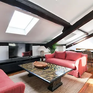 Elegant P.venezia Attic Appartamento